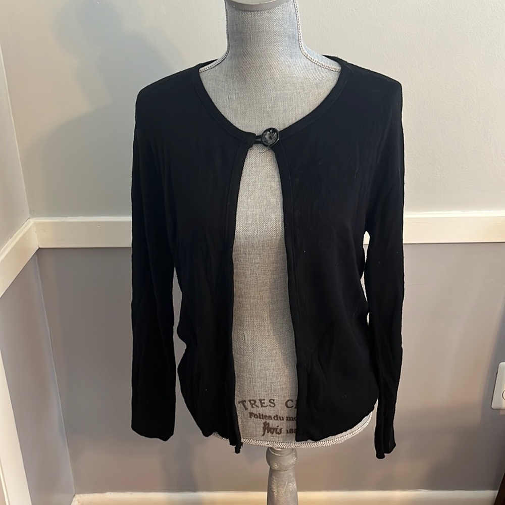 One button black cardigan